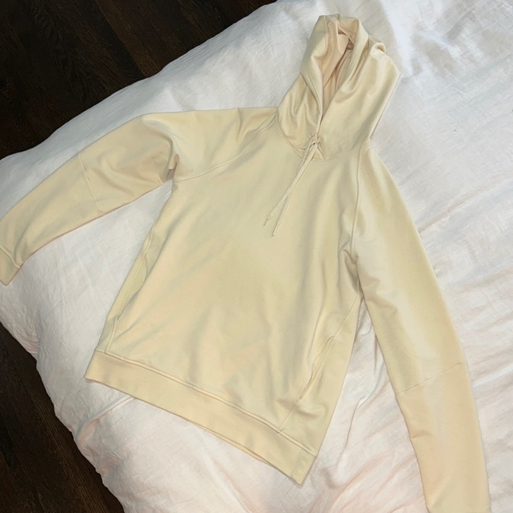 Lululemon sweatshirt